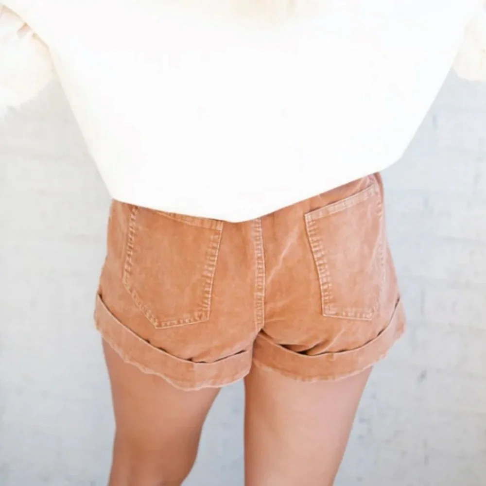 Fantastic Fawn Brown Corduroy Cuff Short with Pearl Accent Paper Bag Waist L